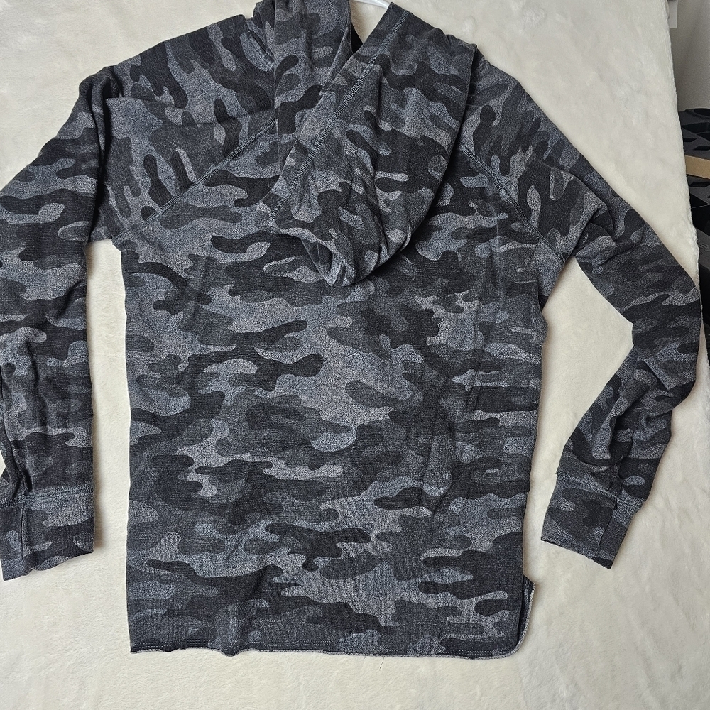 Sundry Camo Hoodie Gray medium Athletic Sweater Pullover - Picture 10 of 11